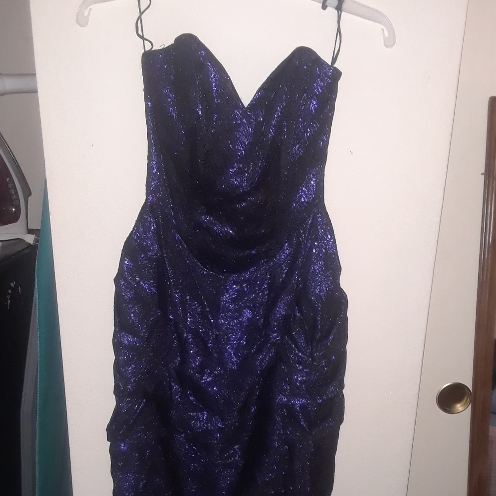 Dress - Picture 8 of 8